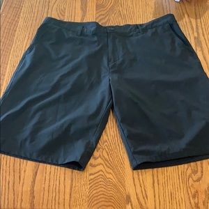 Like New Men’s OP 4-way stretch shorts sz 38